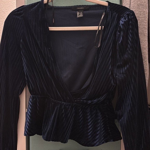 Velvet Low-Cut Top - Picture 2 of 2